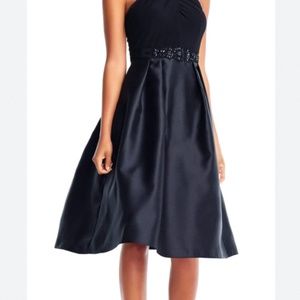 NEW WITH TAGS - ADRIANNA PAPELL - AP1E202707 CRISS CROSS HALTER A-LINE - SIZE 10